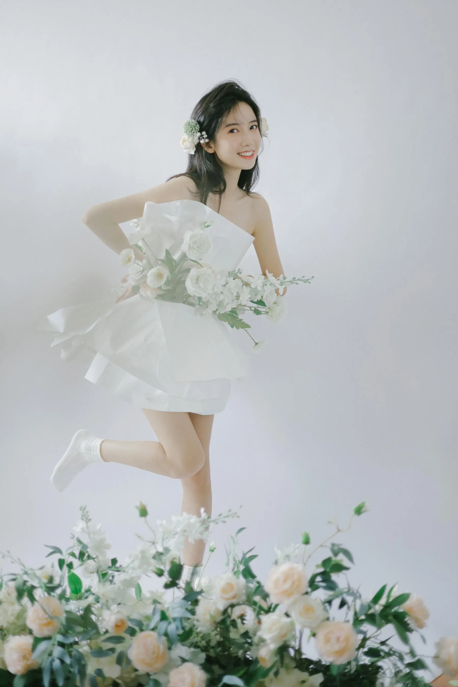 [YITUYU艺图语]2022.07.26 花束女孩 一只阿梦崽 [32P]插图4